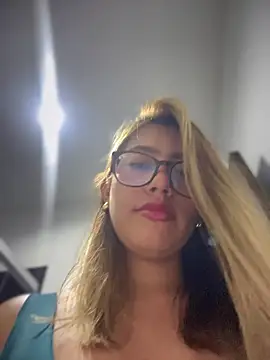 sara calderon online show from October 21, 2025, 1:34 pm