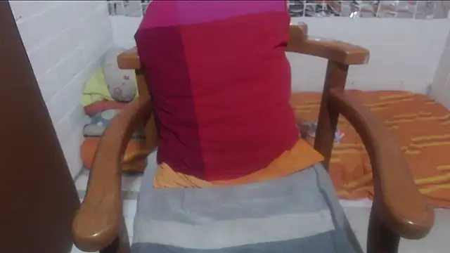 rose-crystal online show from February 24, 2026, 12:30 am