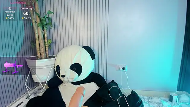 Im perla  online show from October 28, 2025, 2:26 am