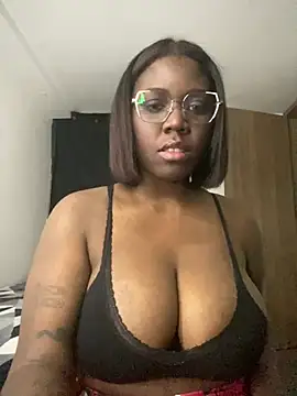 Alexia 24 online show from May 24, 2026, 5:12 am