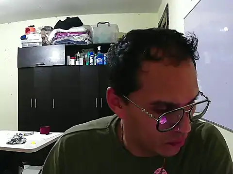 DOBLEWYOSK69G online show from September 9, 2025, 3:50 am