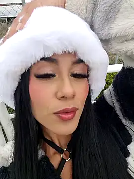 Juliana Xander online show from December 22, 2025, 2:25 pm