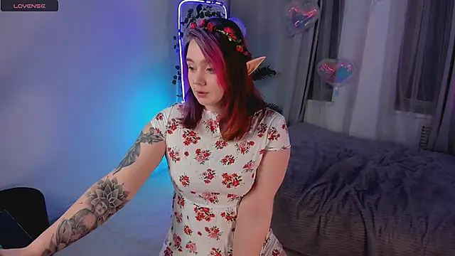 lunaalli online show from February 10, 2026, 9:30 pm