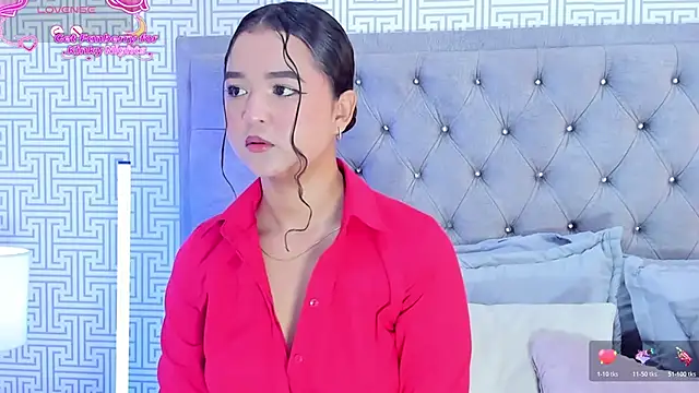 Evaa Lunna  online show from December 4, 2025, 8:17 pm