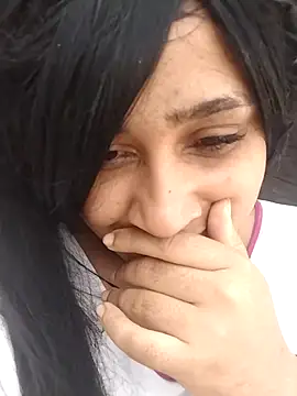 Snapshot of srtsara chatting on April 23, 2026, 5:37 pm srtsara online show from April 23, 2026, 5:37 pm