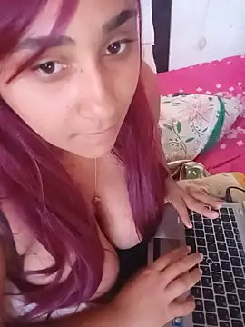 Snapshot of srtsara chatting on July 9, 2026, 2:32 pm srtsara online show from July 9, 2026, 2:32 pm