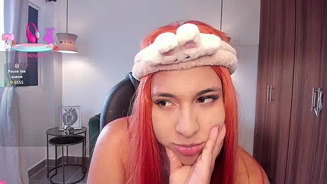 DANDARA THOM online show from September 18, 2025, 7:27 pm