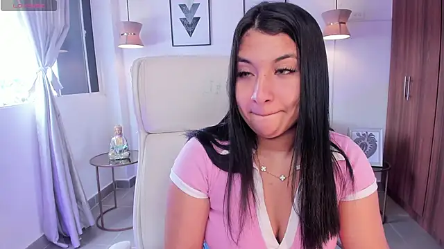 DANDARA THOM online show from December 3, 2025, 8:07 pm