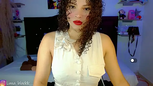 Luna blackk online show from October 12, 2025, 9:03 pm