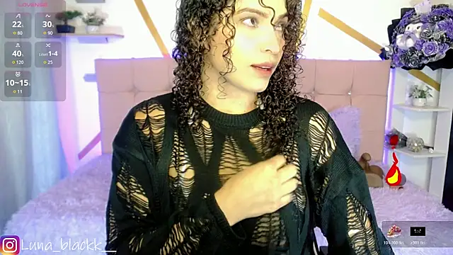 Luna blackk online show from November 25, 2025, 9:04 pm