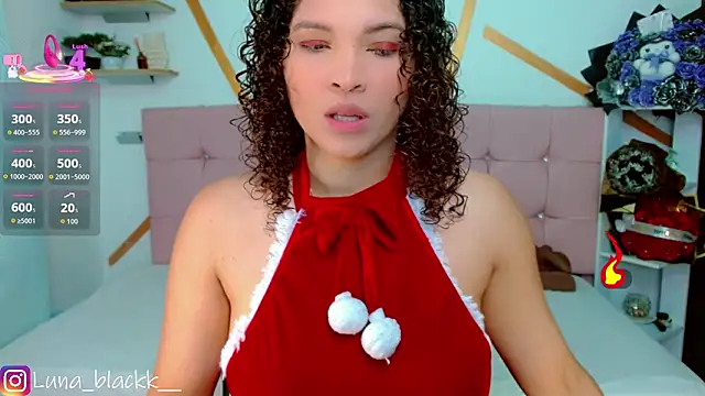 Luna blackk online show from December 22, 2025, 9:01 pm