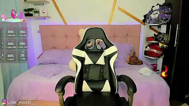 Luna blackk online show from February 11, 2026, 9:09 pm