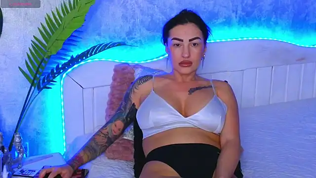 Aelorya online show from September 26, 2025, 5:28 pm