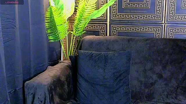 Aelorya online show from December 15, 2025, 4:22 pm