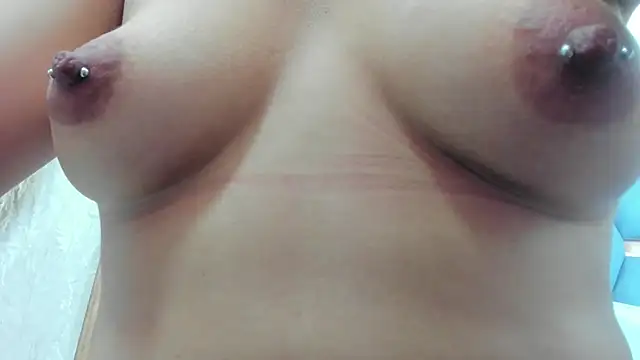 juliette pretty  online show from September 29, 2025, 7:30 pm