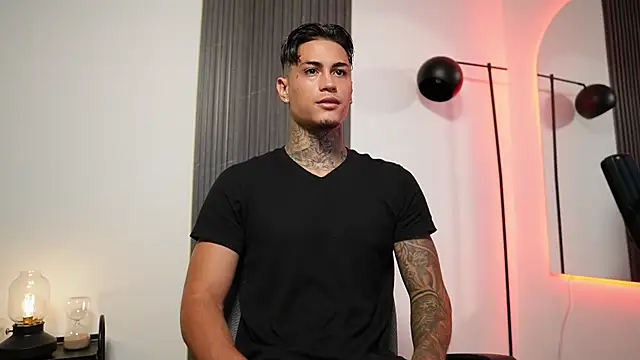 AxelVilla  online show from September 20, 2025, 3:13 pm