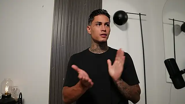 AxelVilla  online show from October 10, 2025, 8:52 pm