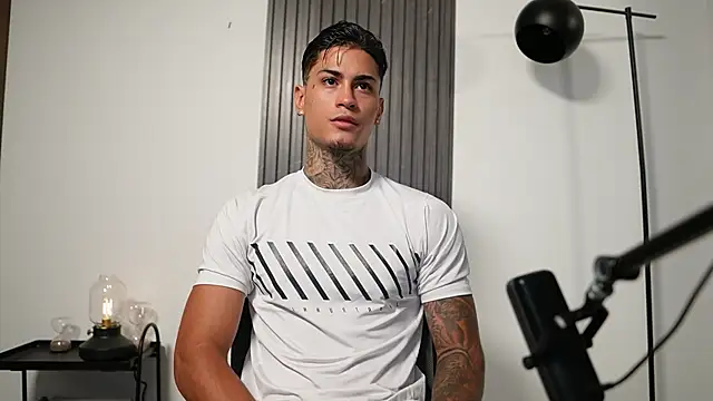 AxelVilla  online show from October 15, 2025, 8:09 pm