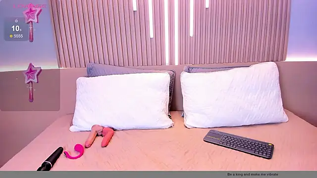 Camile cute online show from February 27, 2026, 7:58 pm