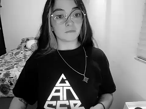 Snapshot of Came-II chatting on December 19, 2025, 1:34 am Came-II online show from December 19, 2025, 1:34 am