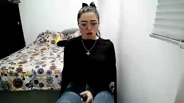 Snapshot of Came-II chatting on December 21, 2025, 1:57 am Came-II online show from December 21, 2025, 1:57 am