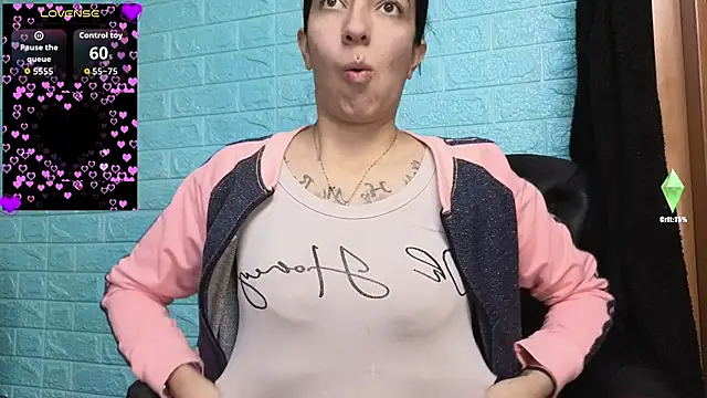 SALOME KORLAND online show from October 1, 2025, 12:33 pm