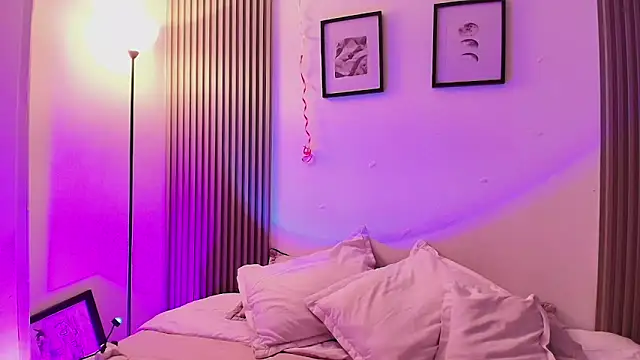 ashlycarteer online show from February 21, 2026, 2:01 am