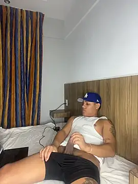 Snapshot of dotado_20xx chatting on March 3, 2026, 11:05 am dotado 20xx online show from March 3, 2026, 11:05 am