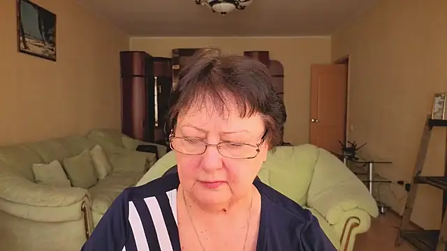 Margo Moll online show from February 6, 2026, 9:23 am