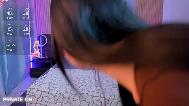 samanthaa moon online show from September 12, 2025, 5:57 pm