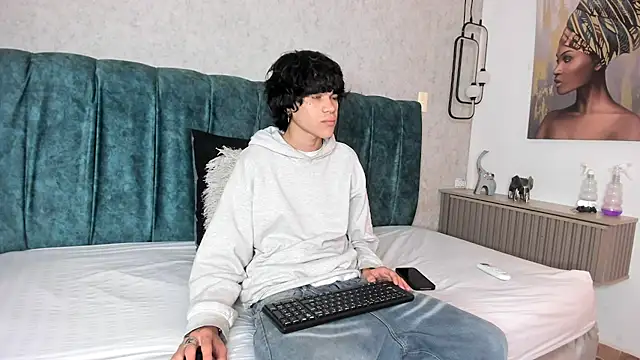 Snapshot of Diamond_twink chatting on June 26, 2026, 2:10 pm Diamond twink online show from June 26, 2026, 2:10 pm