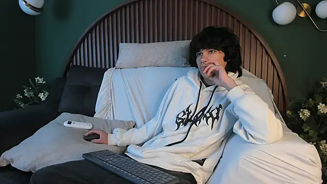 Snapshot of Diamond_twink chatting on July 24, 2026, 7:17 am Diamond twink online show from July 24, 2026, 7:17 am