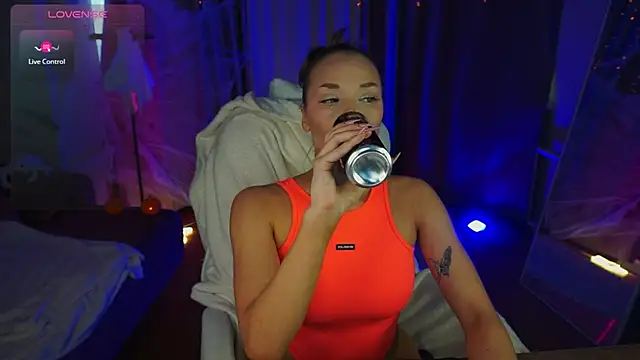 SPICY KIM online show from October 31, 2025, 5:08 am