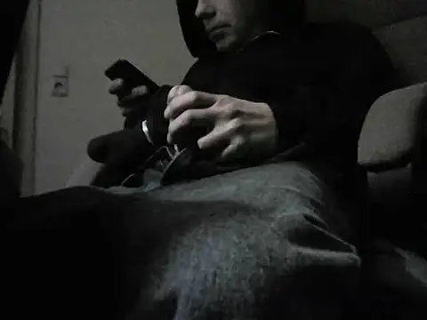 Snapshot of skateboy78 chatting on January 31, 2025, 6:03 pm skateboy78 online show from January 31, 2025, 6:03 pm