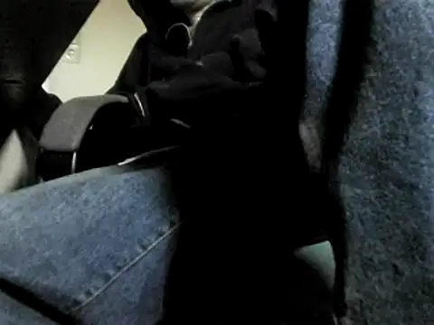 Snapshot of skateboy78 chatting on February 24, 2025, 1:31 pm skateboy78 online show from February 24, 2025, 1:31 pm