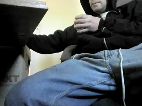 Snapshot of skateboy78 chatting on March 3, 2025, 12:16 pm skateboy78 online show from March 3, 2025, 12:16 pm