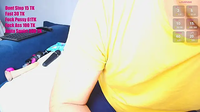 couplelove543 online show from October 14, 2025, 2:18 pm