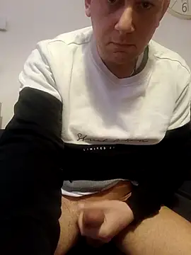 Snapshot of Alessio1987 chatting on February 15, 2026, 5:31 pm Alessio1987 online show from February 15, 2026, 5:31 pm