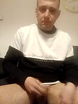 Snapshot of Alessio1987 chatting on February 24, 2026, 7:12 pm Alessio1987 online show from February 24, 2026, 7:12 pm