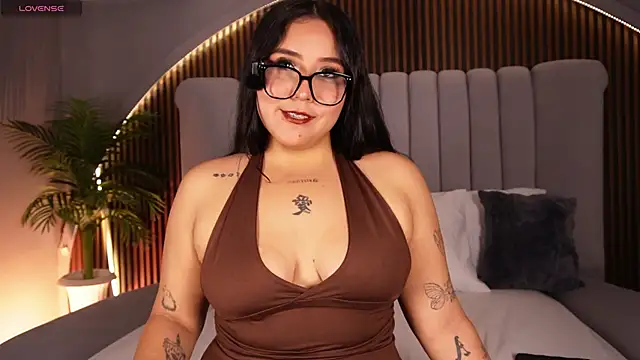 KatlynRous online show from January 7, 2026, 7:16 pm