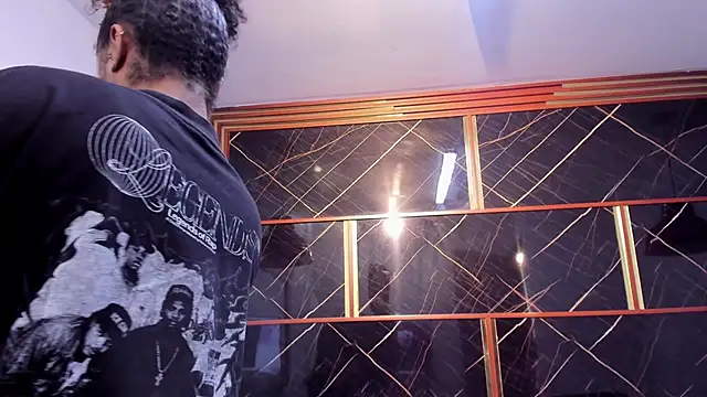 HannyThompson online show from October 25, 2025, 12:34 pm