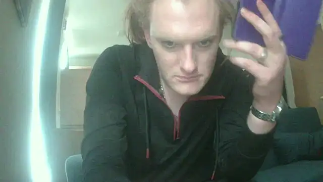 avamaxwell online show from May 1, 2026, 1:37 pm
