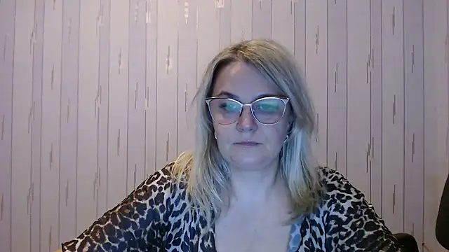 EleanoraDream online show from October 11, 2025, 1:53 pm