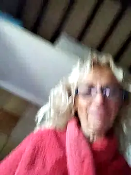 clarabell4 online show from November 29, 2025, 8:06 am