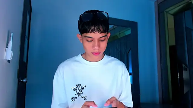 Sebax Young online show from February 14, 2026, 8:16 pm