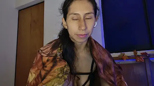  MoonLipson  online show from October 18, 2025, 9:59 pm