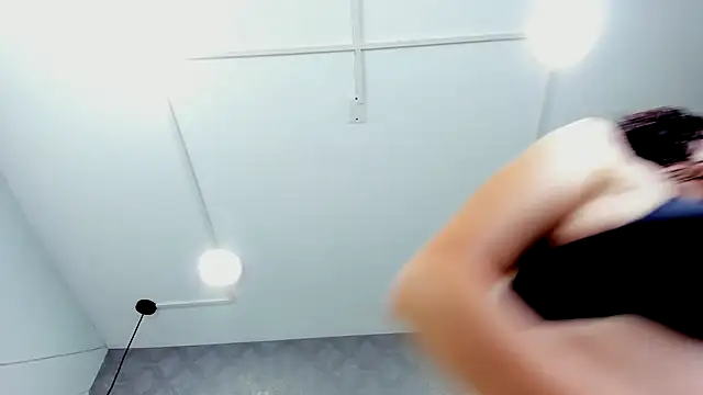 ThaliaCross online show from September 26, 2025, 7:51 pm