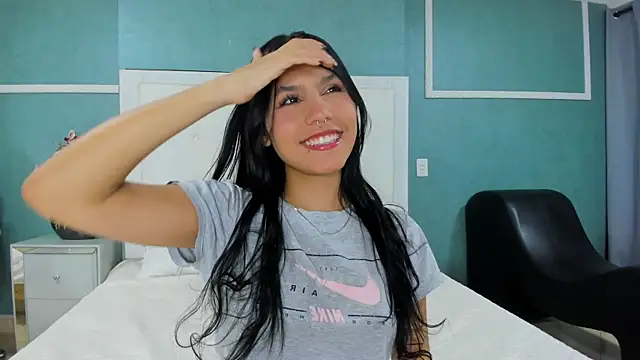 ania gomez online show from November 18, 2025, 3:16 pm