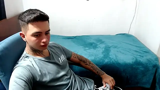 santii ss online show from October 3, 2025, 2:08 am