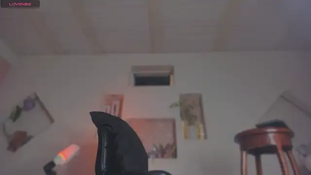 Snapshot of Chloe_cooperr chatting on October 29, 2025, 9:33 am Chloe cooperr online show from October 29, 2025, 9:33 am